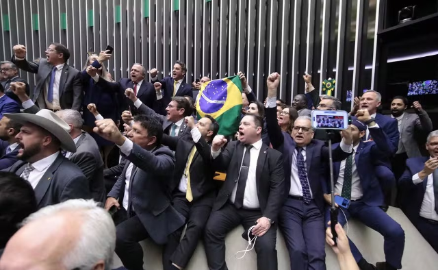 Bolsonaristas de MS reagem contra mudança em projeto de anistia do 8 de janeiro