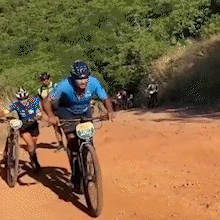 Ciclista amputado encara desafio em prova de Mountain Bike