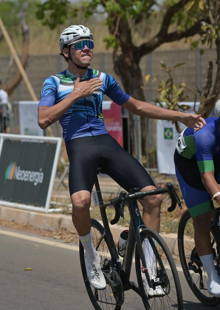 Filho de peixe, peixinho é: Ciclista do MS 'brilha' nos Jogos da Juventude