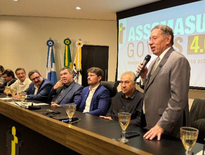 Gerson participa de reunião de gestores na Assomasul