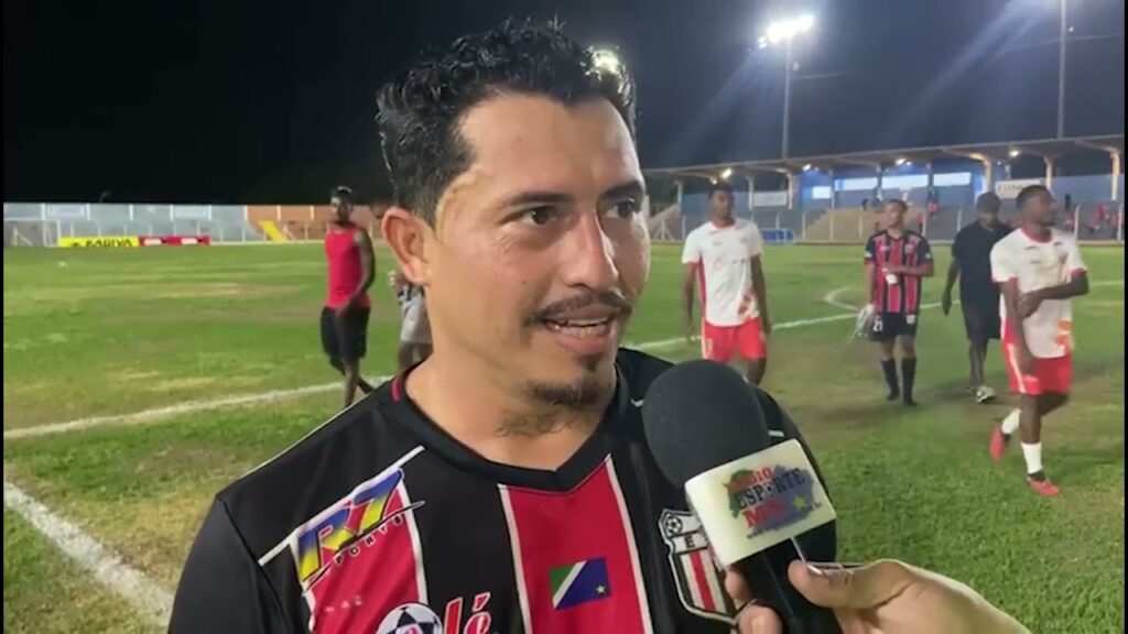 Meia do Taveira avalia situação do clube, mas não desiste