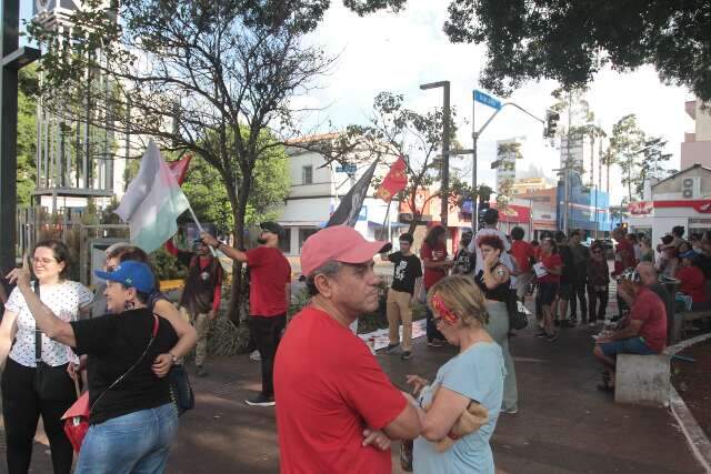 Protesto contra PEC da Blindagem reúne 150 pessoas em Campo Grande neste domingo