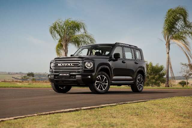 SUV 7 lugares com foco no off-road chega ao Brasil