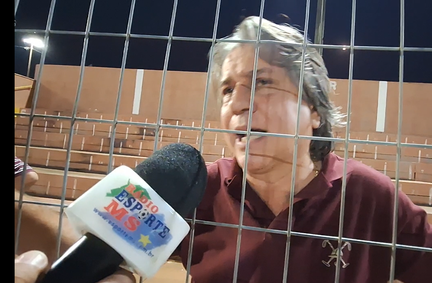 Deputado Caravina pressiona governo por liberação do estádio Jacques da Luz